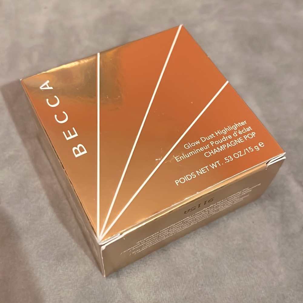 NWT Becca Champagne Pop Glow Dust